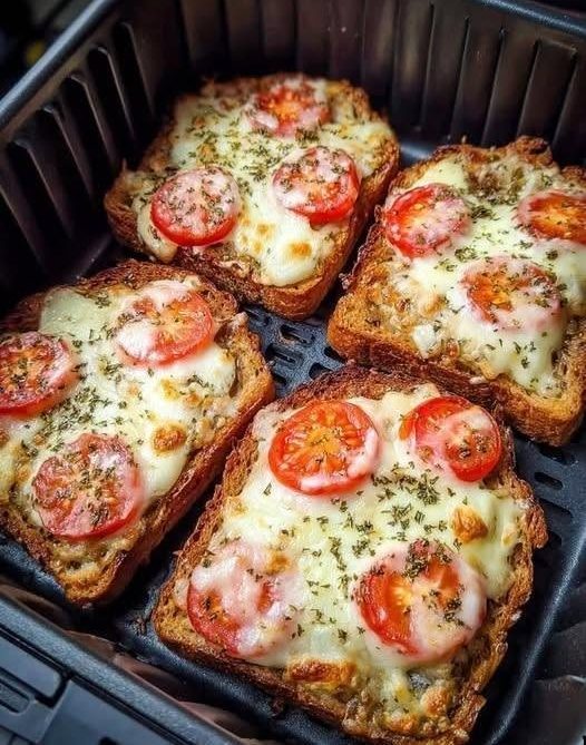 AIR FRYER GARLIC BREAD PIZZA TOAST