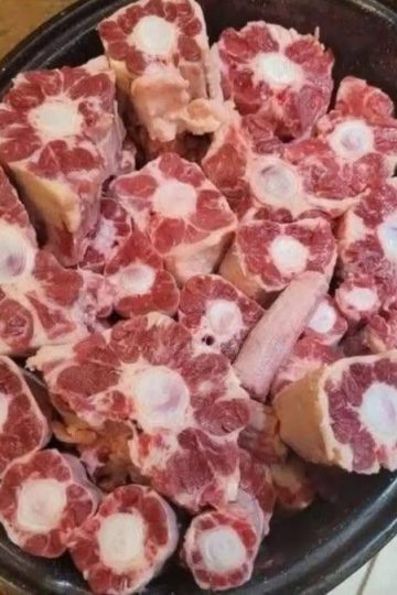 Rustic Garlic Herb Meat Roast