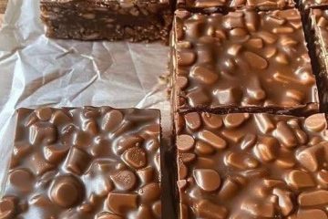 Keto Chocolate Peanut Butter Crunch Bars